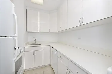 Rented by Domus Realty