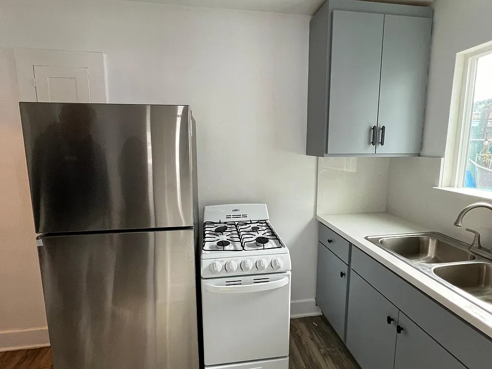 332 1/2 S Avenue 59