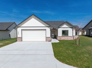 520 E Elmwood St, Valley Center, KS 67147