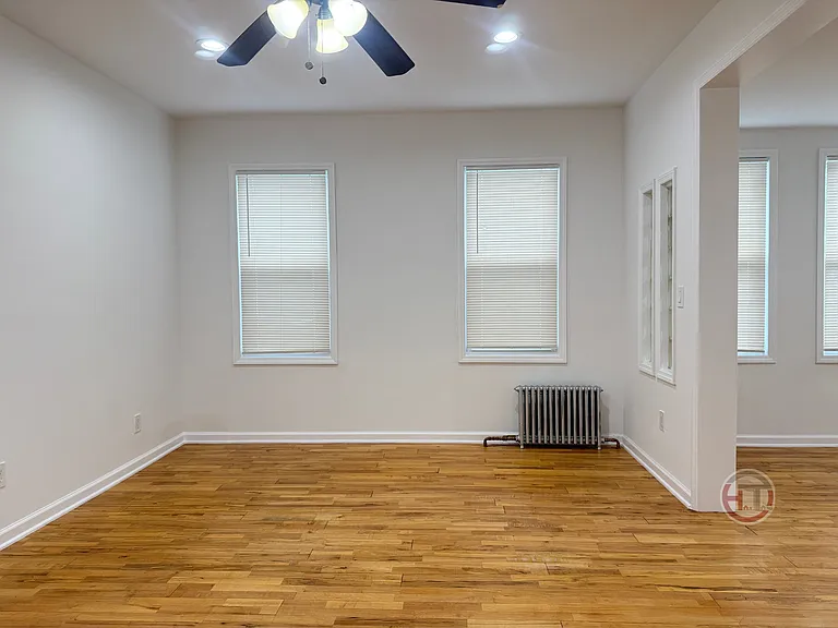 1022 Logan Ave #1 — Photo 4
