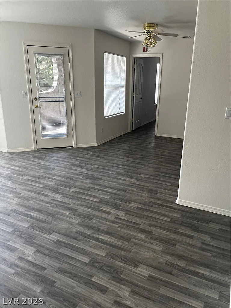 2 bed, 2.0 bath, 1044 sqft, $1,550 — Photo 3