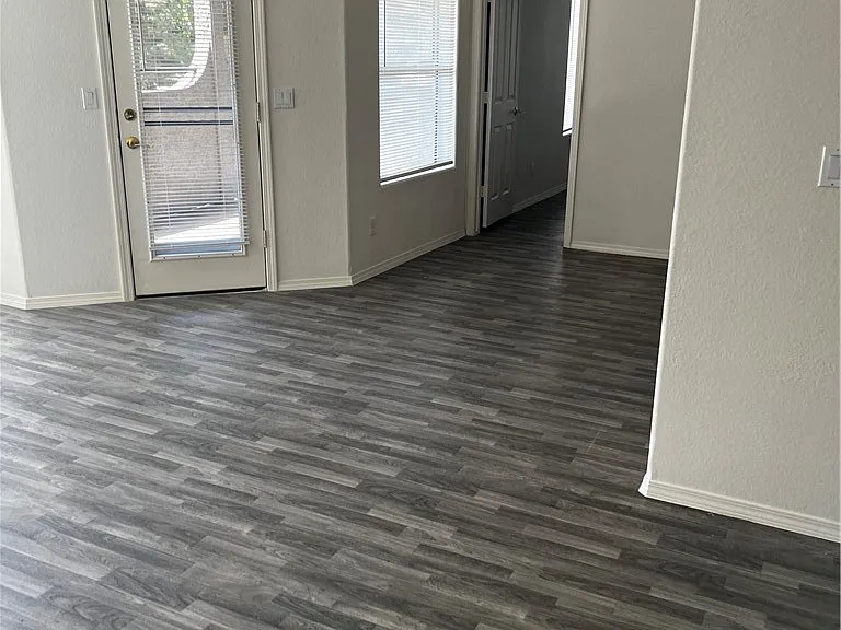701 Capri Dr #11B — Photo 3