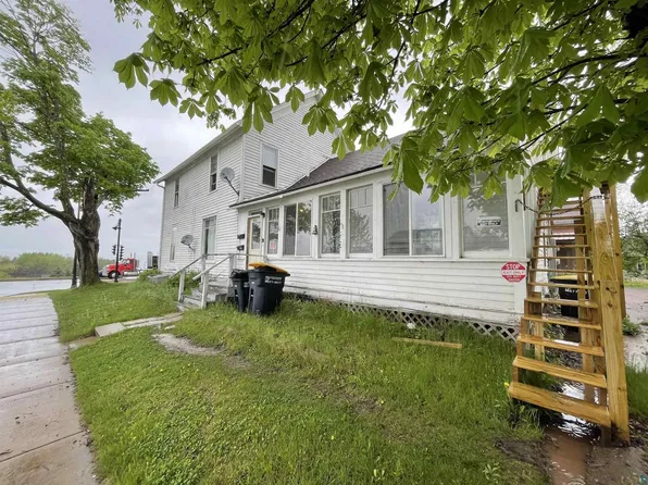 1222 Lakeshore Dr, Ashland, WI 54806