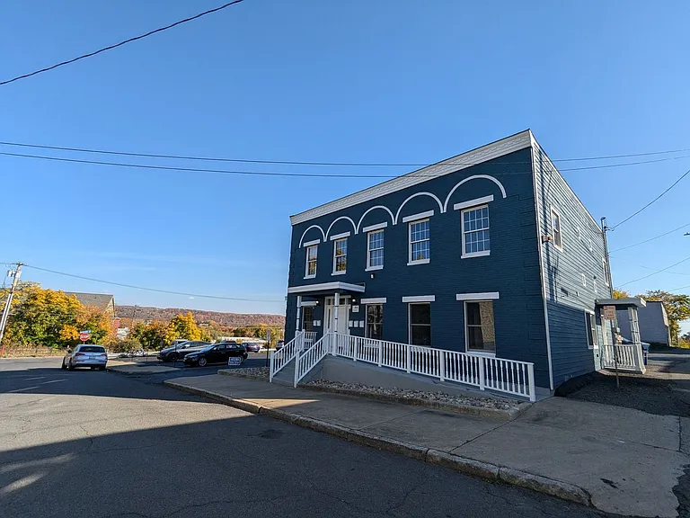 64 Howard St — Photo 12