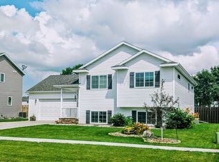 407 Sequoia Dr, Mapleton, ND 58059