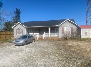 106 W Centennial St, Clinton, SC 29325