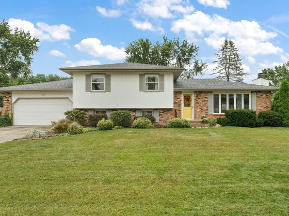 618 Dogwood Dr, Trail Creek, IN 46360