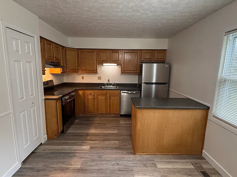 3963 Lake Vista Rd — Photo 3