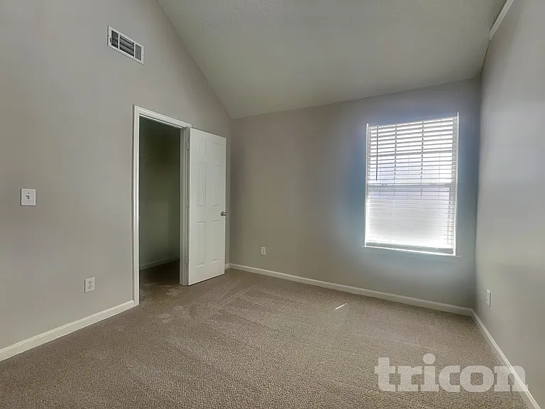 222 Southwind Ln — Photo 12