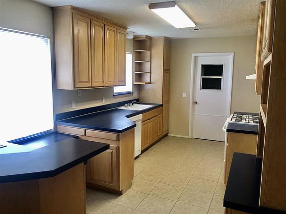 3rd image of 3812 NW Meadowbrook Dr