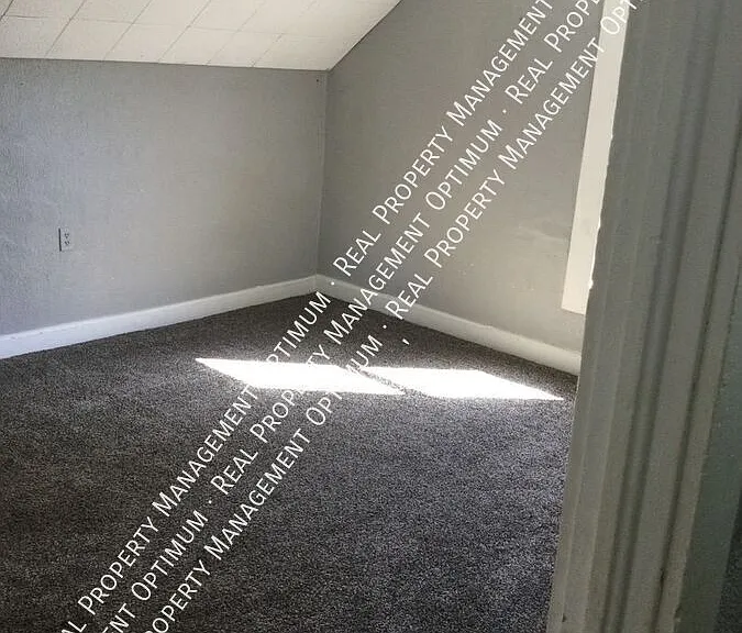 1114 Hawthorne St — Photo 7