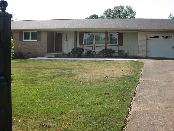 5th image of 2309 Chickasaw Dr
