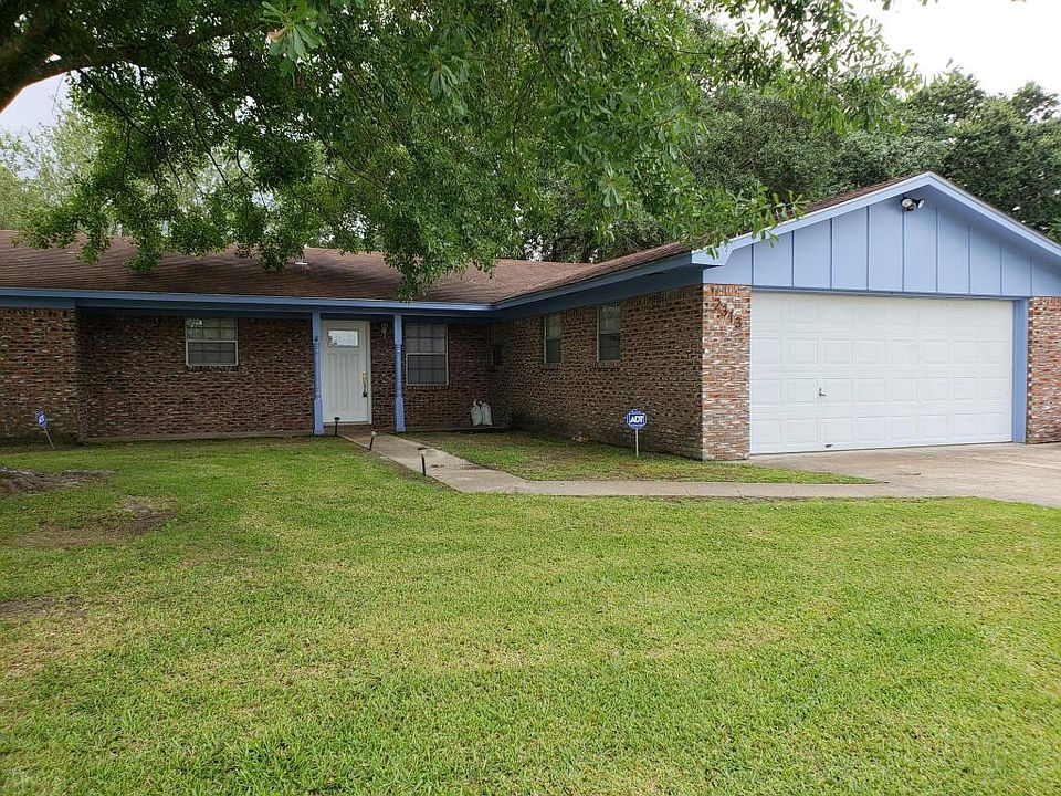 1st image of 2313 Robert Dr