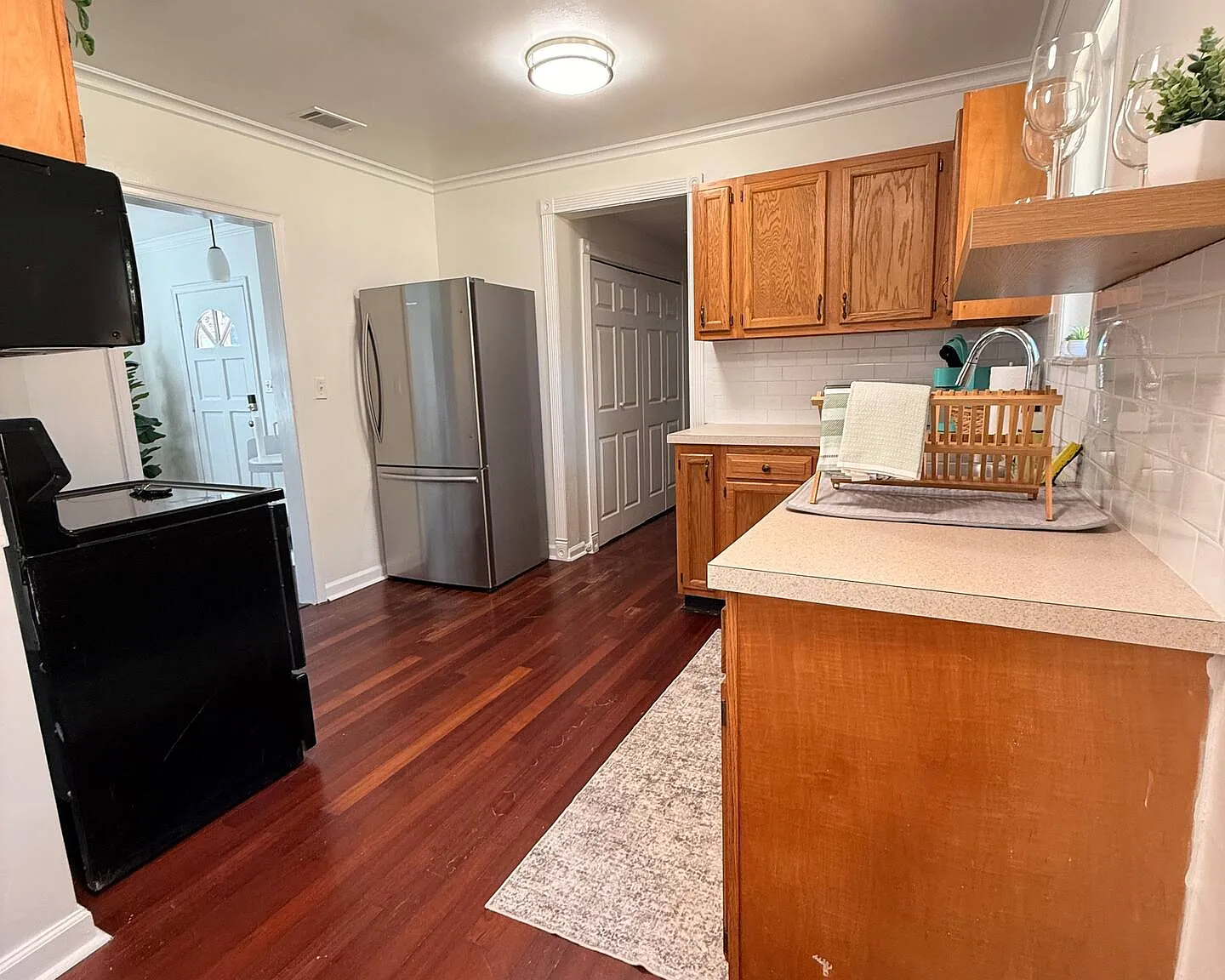 3 bed, 1008 sqft, $2,200 — Photo 2