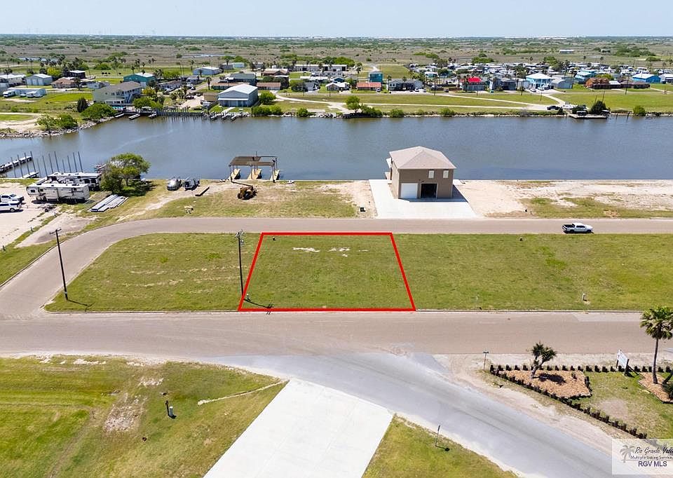 1st image of 103 Robinson Dr #18
