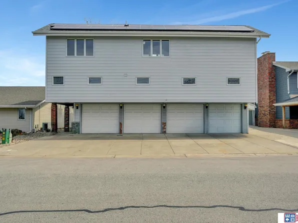 322 W Lakeshore Dr, Lincoln, NE 68528