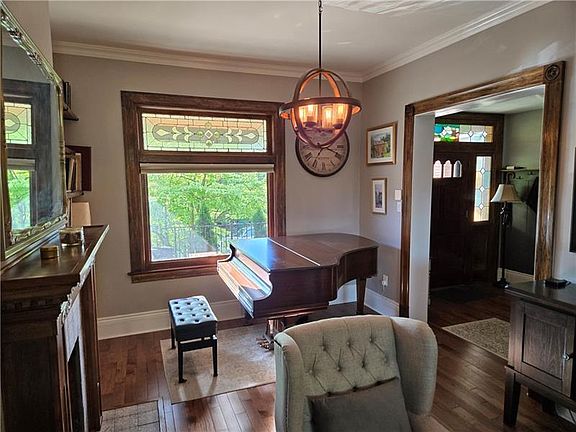 Entry area and den in the main floor!
