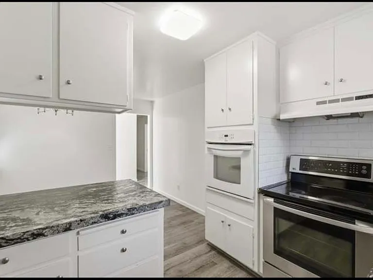 209 Tokay Ave — Photo 10