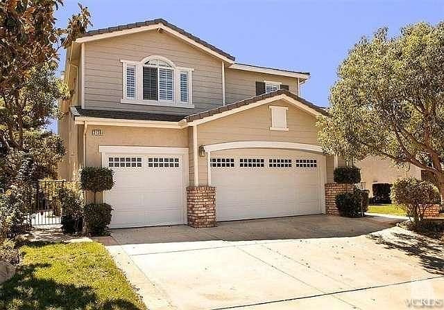 This is a lovely 4 bed 3 bath home located in a wonderful area!