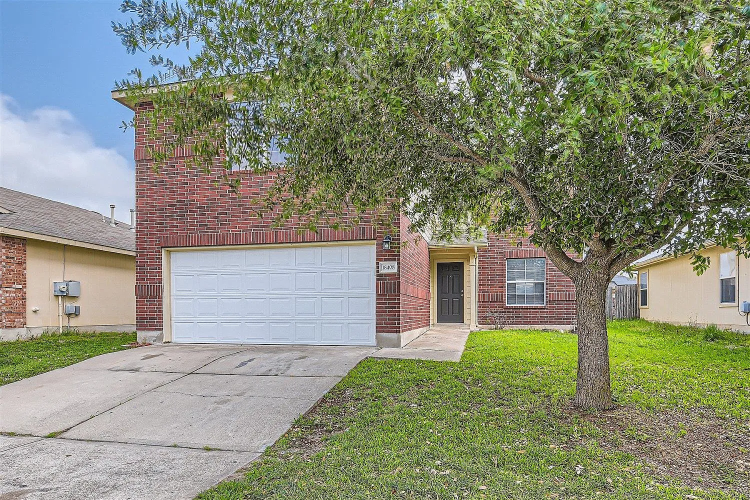 4 bed, 3.0 bath, 2420 sqft, $1,900 — Photo 1
