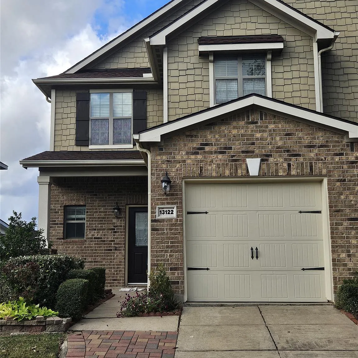 3 bed, 2.5 bath, 1532 sqft, $2,000 — Photo 2
