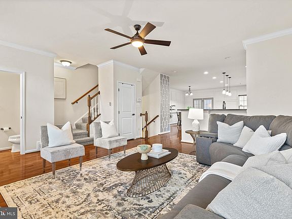 3rd image of 7020 Darbey Knoll Dr