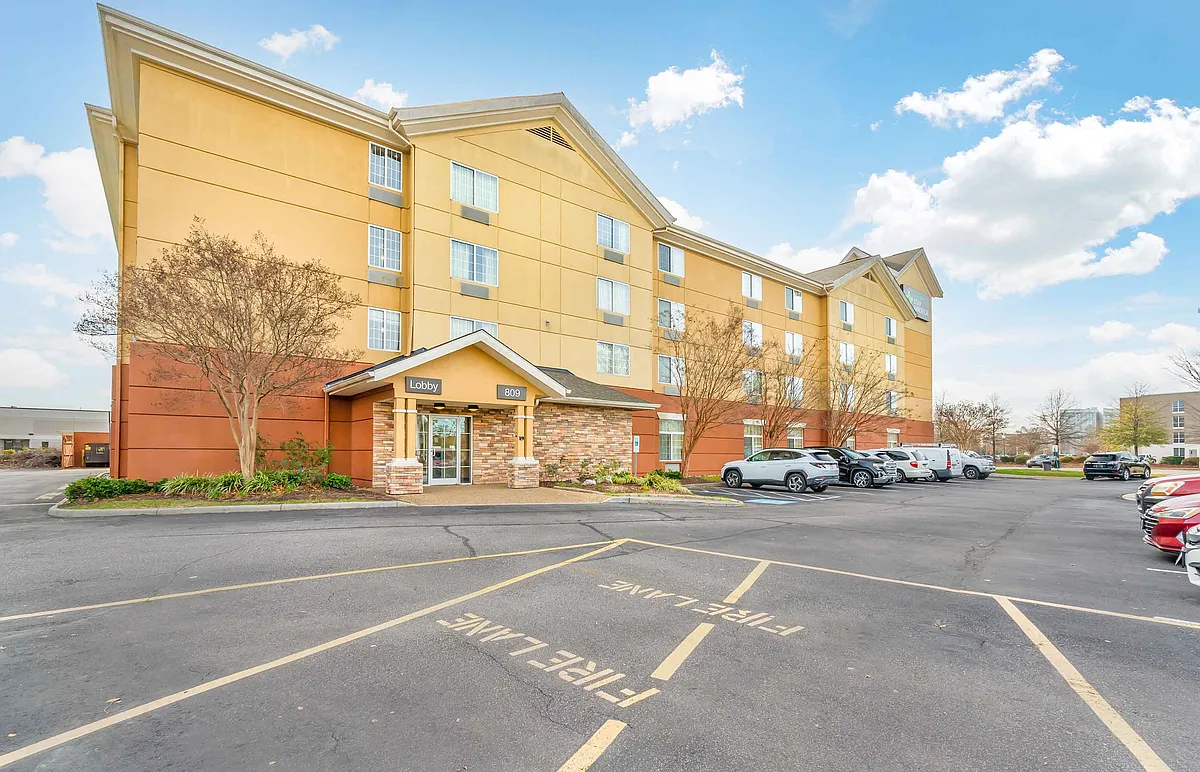 Exterior - Chesapeake - Greenbrier Circle