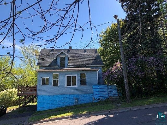 1st image of 123 N 11th Ave W