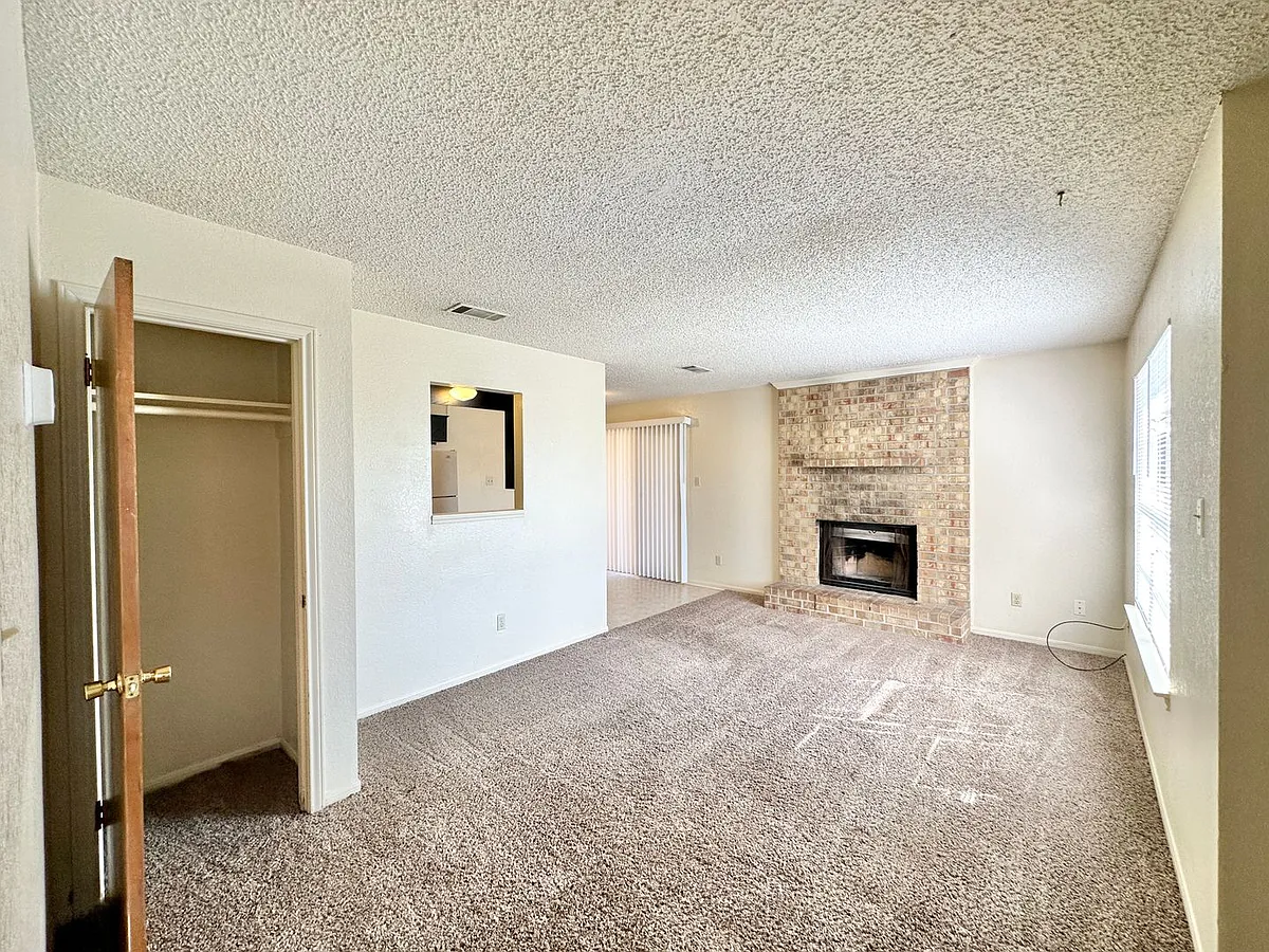 Building Photo - 2609 Bermuda Drive