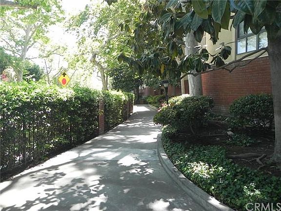 4th image of 637 Wilcox Ave APT 1F