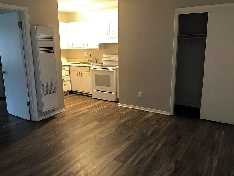 807 S Randolph St — Photo 10