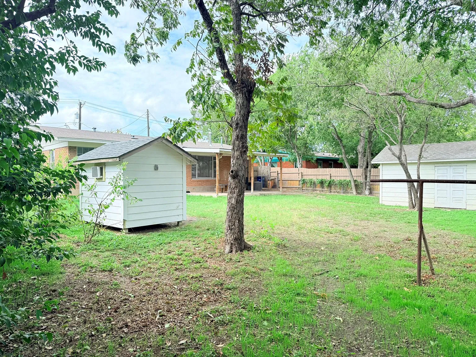 2 bed, 1.0 bath, 945 sqft, $1,750 — Photo 3