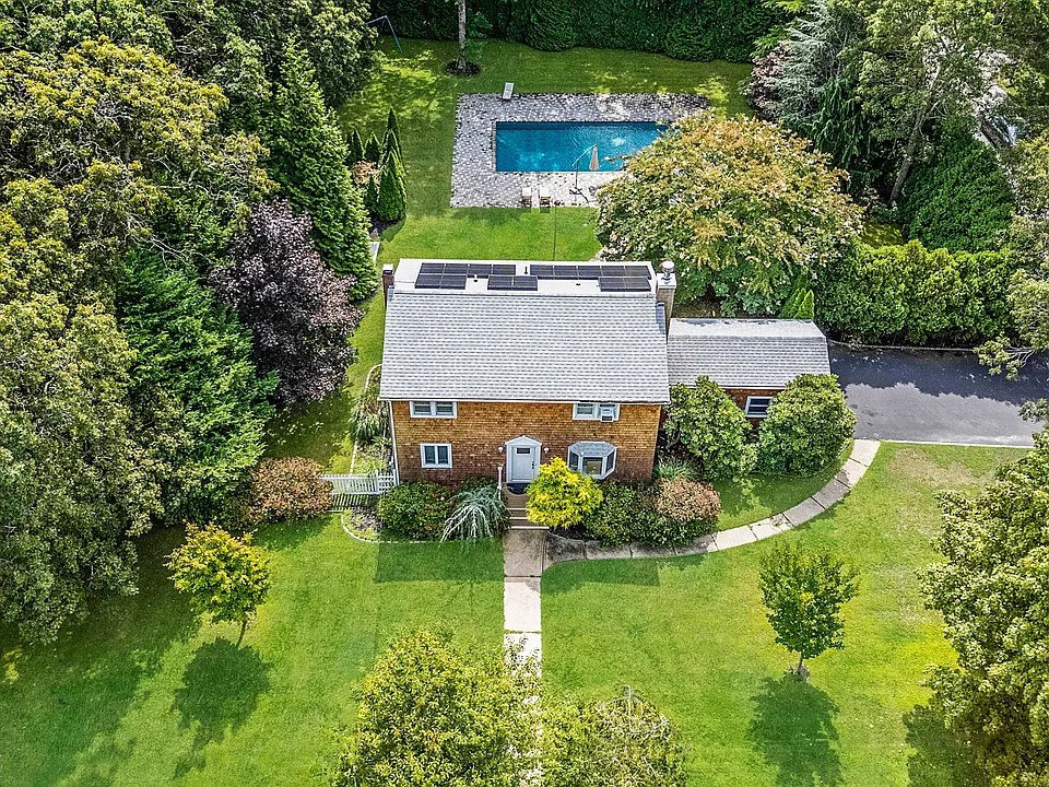19 Pine Tree Ln