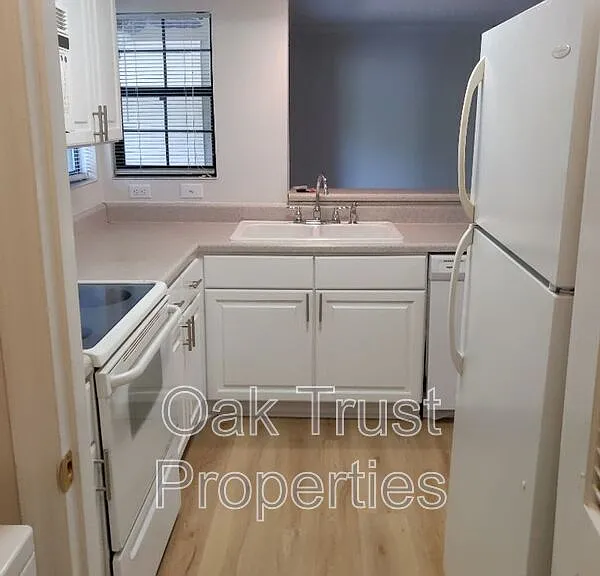 1829 Villa Maison #C — Photo 14