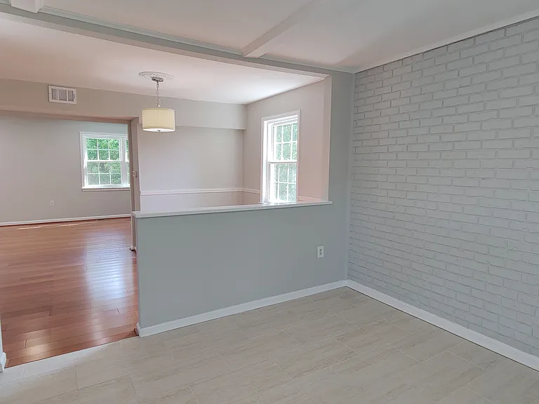 8120 Larkin Ln — Photo 4