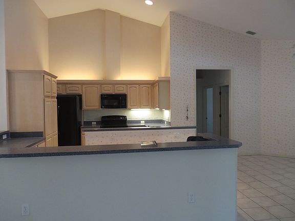 Kitchen fr. great room