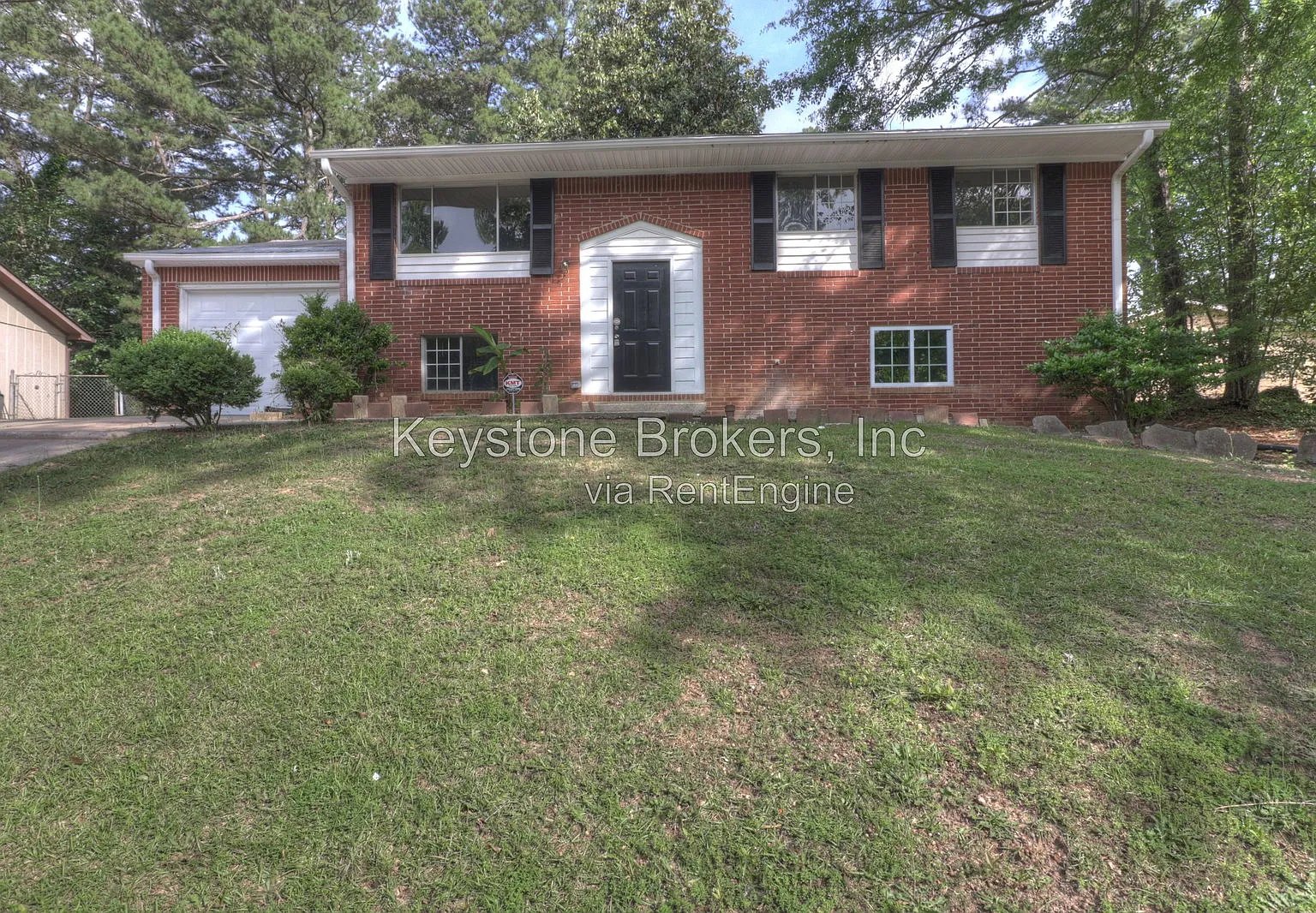 3 bed, 1.0 bath, $1,575 — Photo 1