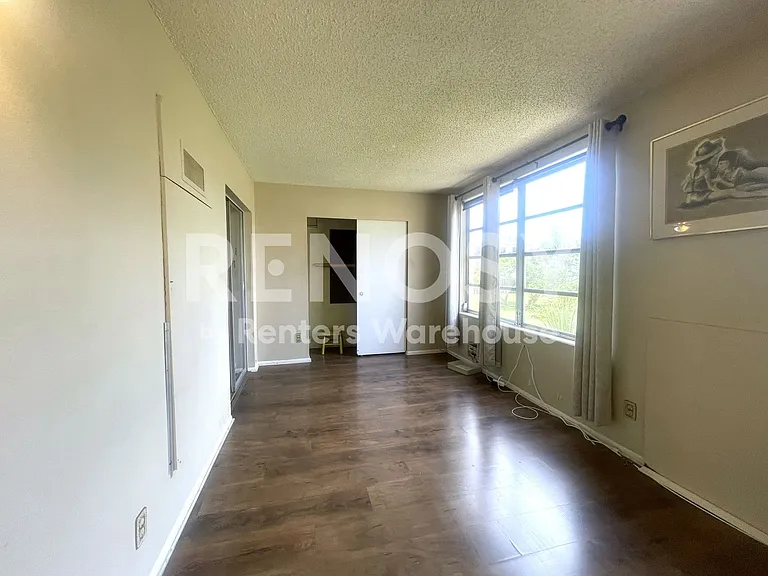 2402 Ecuadorian Way #28 — Photo 4