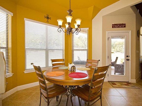 5th image of 430 Woodlands Trl