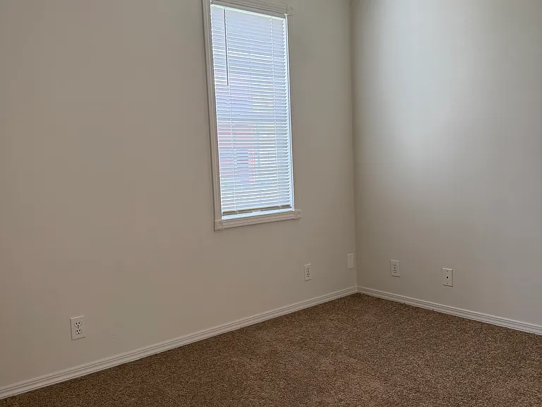 7040 N Lombard St — Photo 4