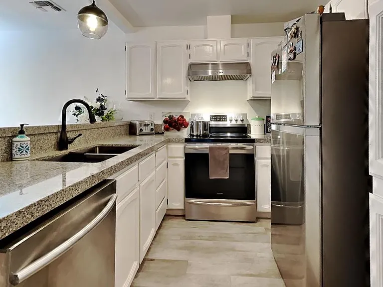 3400 Sullivan Ct #215 — Photo 6