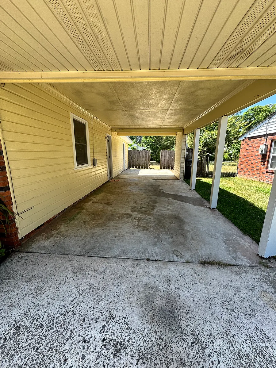 Building Photo - 848 Lake Terrace Dr