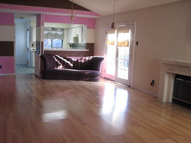 1st image of 645 Harvest Hill St