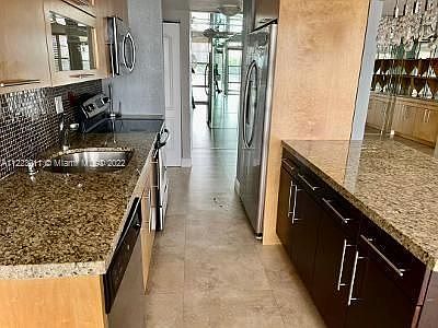 4th image of 230 174th St APT 417