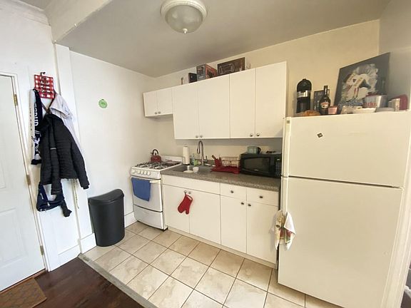 5th image of 755 W Cornelia Ave APT 307