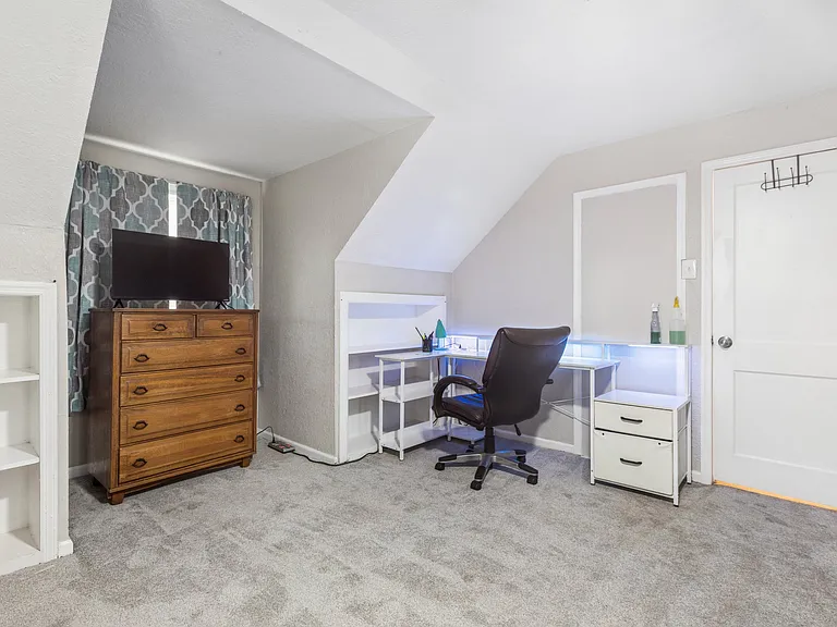 1016 Warwick Ave — Photo 15