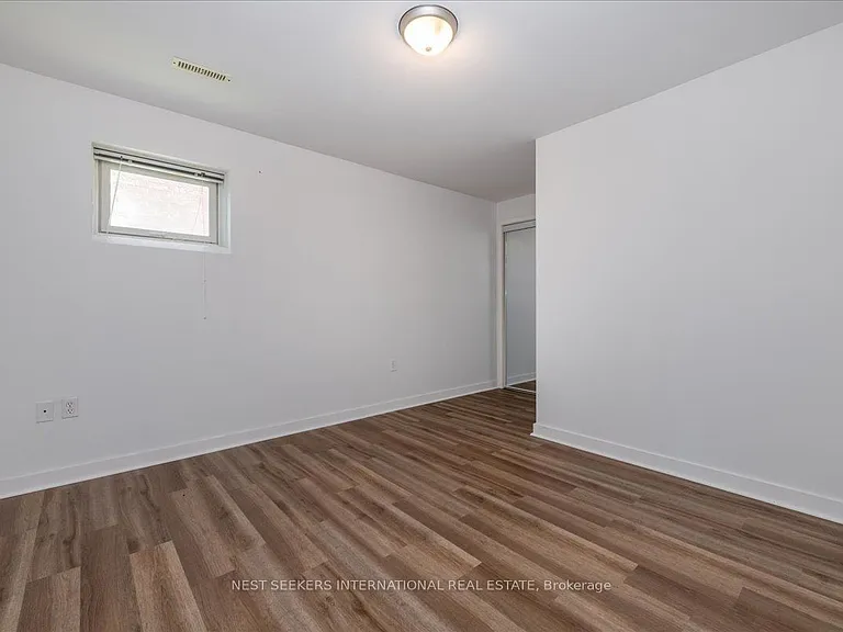 116 Courtney Cres #LOWER LEVEL — Photo 9