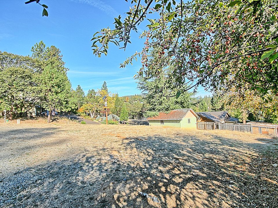 1st image of Applegate St #2700