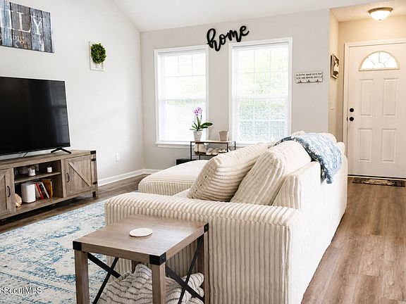 4th image of 1082 Tidal Dr SE
