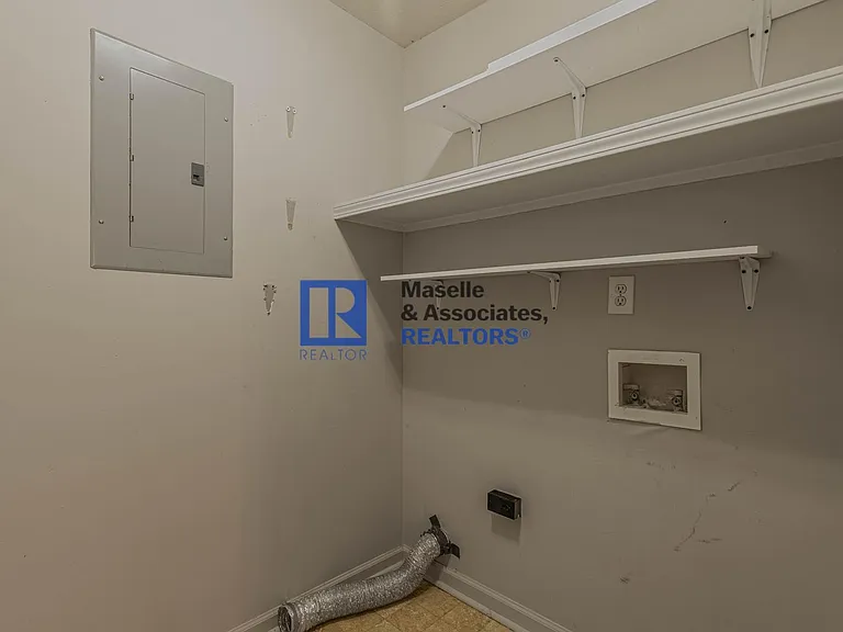 225 McLaurin Dr — Photo 18
